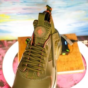 Air Huarache by Nike